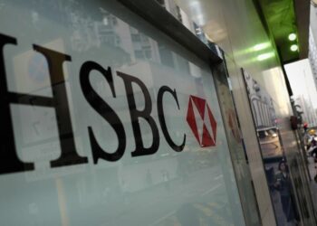 HSBC отстрани висш банкер заради омаловажаване на климатичните рискове