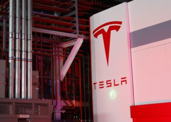 Tesla беше извадена от ESG индекса на S&P