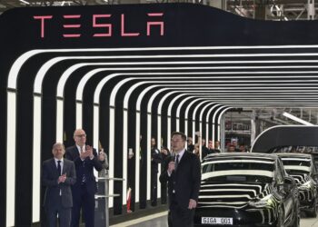 Tesla настоява за фундаментална промяна на ESG критериите