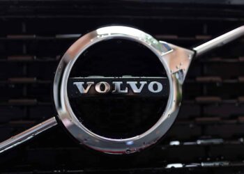 Volvo тества електрически камиони, задвижвани с водород