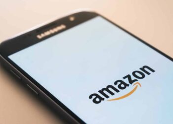 Планината от пластмасови отпадъци на Amazon расте