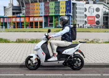 Амстердам забранява двигателите с вътрешно горене от 2025г.