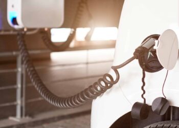 Френска компания въвежда нов начин за рециклиране на EV батерии