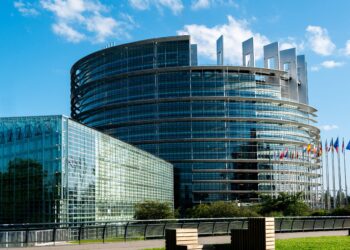 Европейският парламент: ЕС трябва спешно да засили действията си по отношение на климата