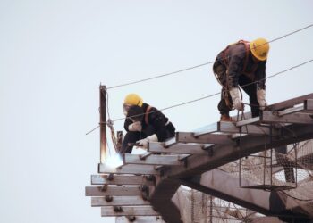 Затоплящата се планета ще разкрие разделенията в света на труда