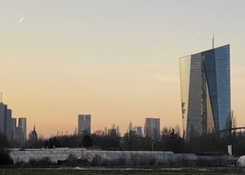 Климатичният стрес тест на ЕЦБ показа риск от загуба на €70 млрд. за банките