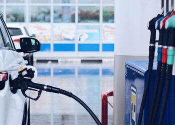 ЕС забрани продажбата на нови бензинови и дизелови коли от 2035 г.