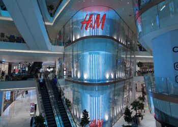 H&M и Decathlon премахват етикетите за устойчивост от продуктите си