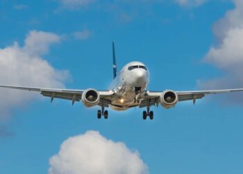 Замърсяващите авиокомпании в ЕС ще плащат повече