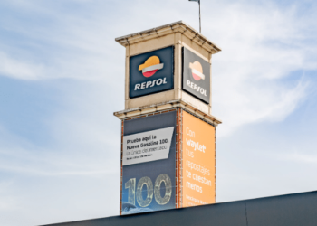 Обединено кралство забранява подвеждащи за климата реклами на Shell, Petronas и Repsol