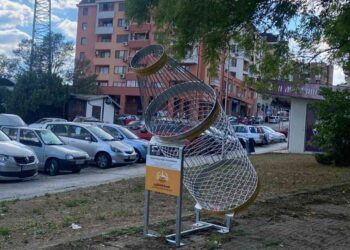 Пивоварите в България поставят арт кошове за пластмаса