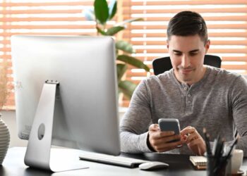 Какви редки метали се използват при направата на телефони?