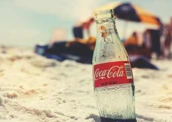 Ще забрани ли Европа емблематичната бутилка на Coca-Cola?