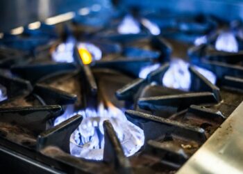 Английски град забранява газовите печки в новите домове