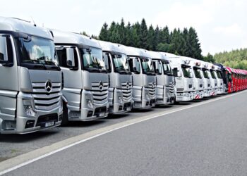 Mercedes-Benz започва тестове на камиони с водородни горивни клетки
