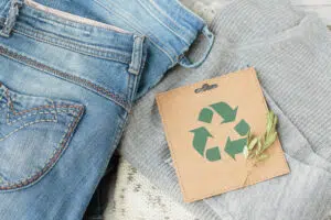 Изгарянето на непродадени дрехи в ЕС става незаконно 2 recycled textile